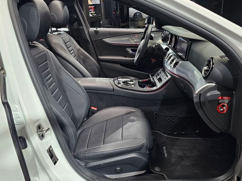 2020 Mercedes-Benz E-Class E250 Avantgarde photo 10