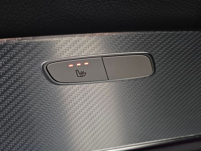 2020 Mercedes-Benz E-Class E250 Avantgarde photo 18