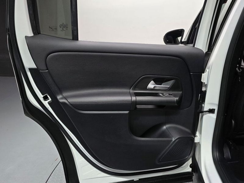 2021 Mercedes-Benz B-Class GLB200 d photo 25