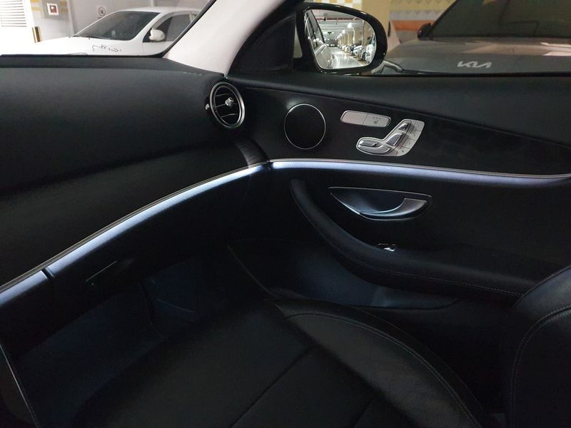 2017 Mercedes-Benz E-Class E220d 4MATIC Avantgarde photo 16