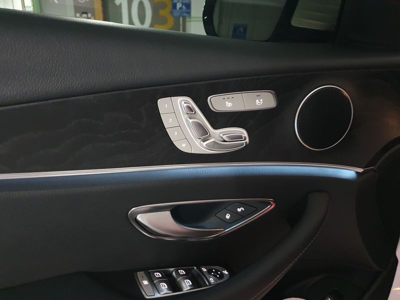 2017 Mercedes-Benz E-Class E220d 4MATIC Avantgarde photo 20