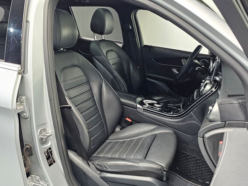 2017 Mercedes-Benz C-Class GLC220 d 4MATIC Premium photo 11