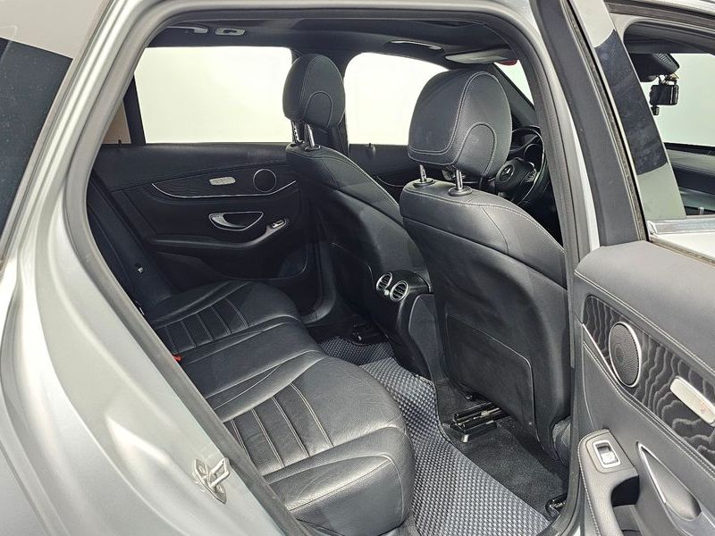 2017 Mercedes-Benz C-Class GLC220 d 4MATIC Premium photo 12