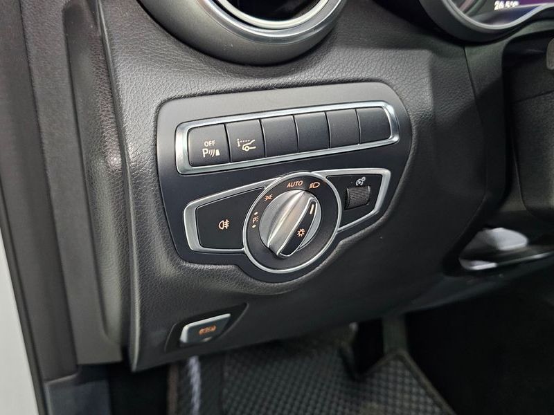2017 Mercedes-Benz C-Class GLC220 d 4MATIC Premium photo 18