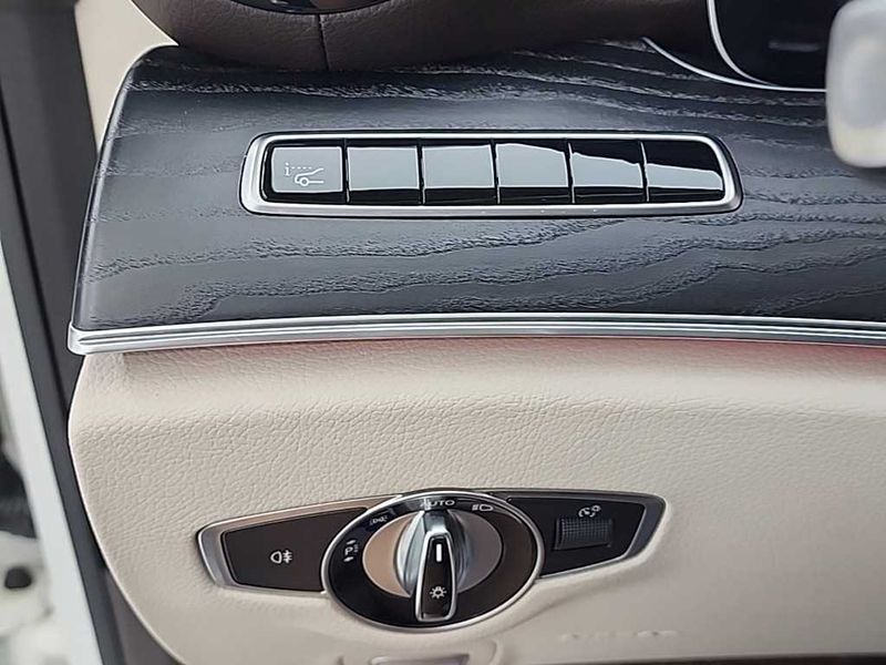 2018 Mercedes-Benz E-Class E220d Cabriolet photo 17