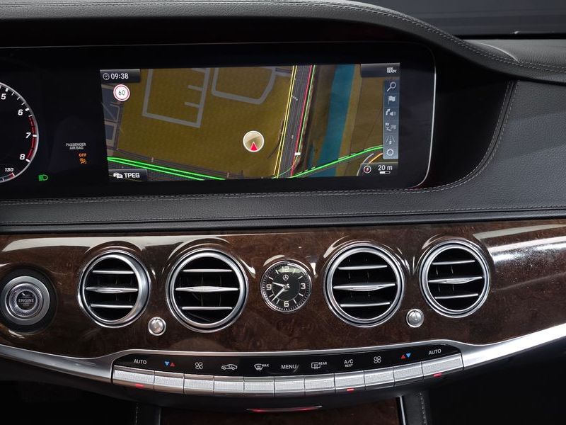 2018 Mercedes-Benz S-Class S560L 4MATIC photo 13