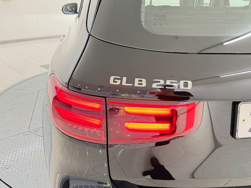 2025 Mercedes-Benz B-Class GLB250 4MATIC photo 10