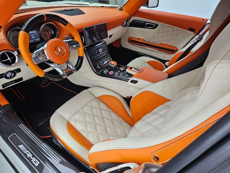 2012 Mercedes-Benz SLS AMG Roadster C197 photo 7