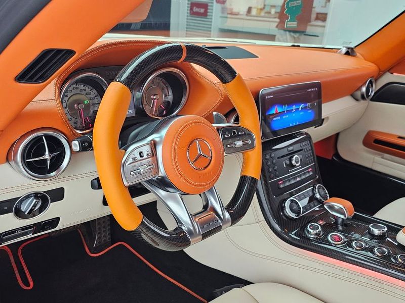 2012 Mercedes-Benz SLS AMG Roadster C197 photo 12