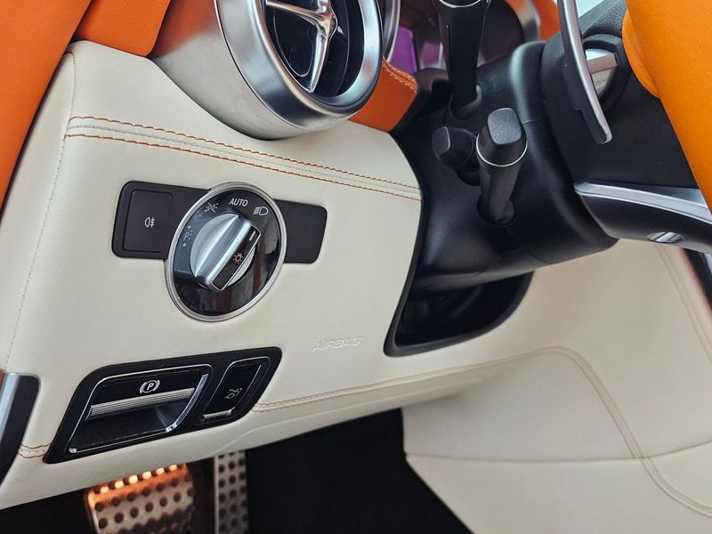 2012 Mercedes-Benz SLS AMG Roadster C197 photo 17