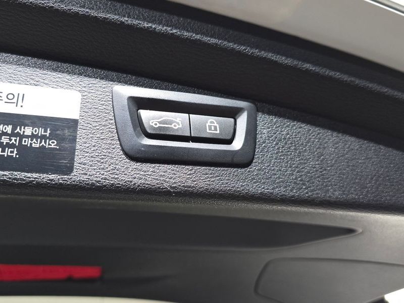 2020 BMW X2 xDrive20i Advantage photo 17