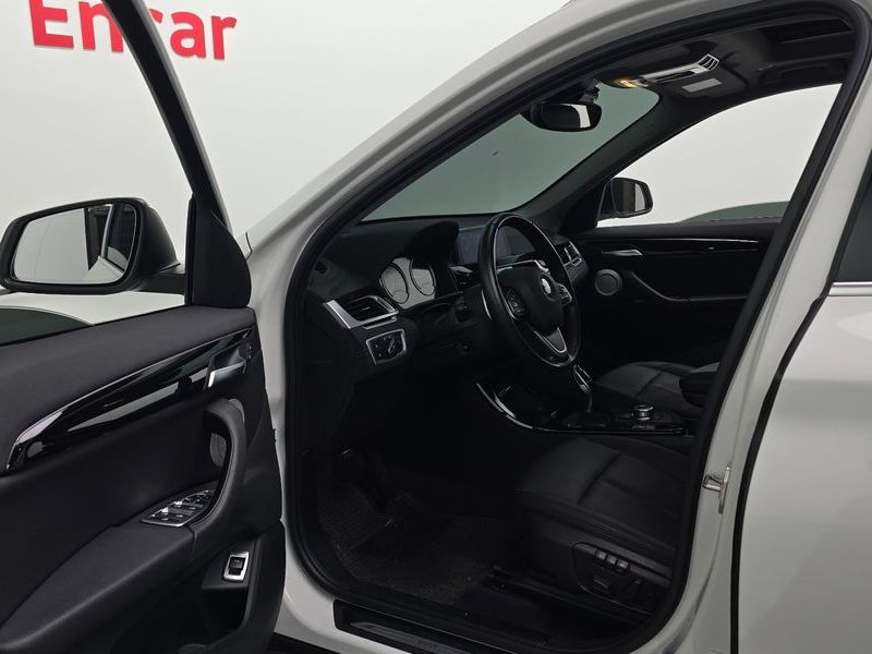 2022 BMW X1 xDrive 20i xLine photo 10