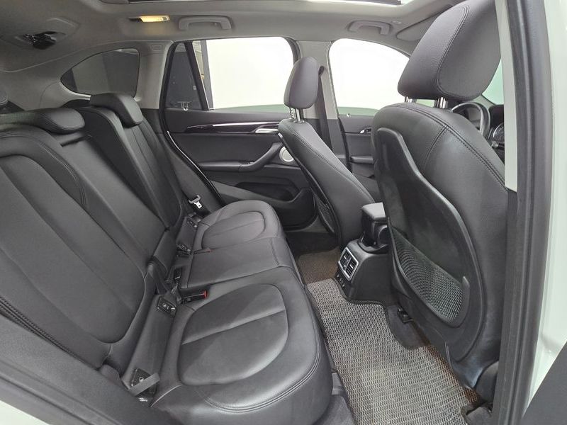 2022 BMW X1 xDrive 20i xLine photo 12