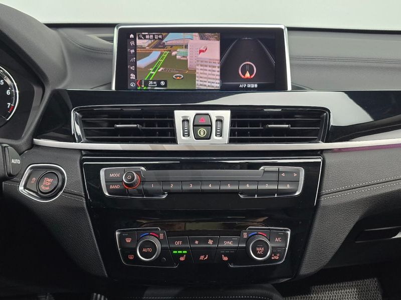 2022 BMW X1 xDrive 20i xLine photo 14