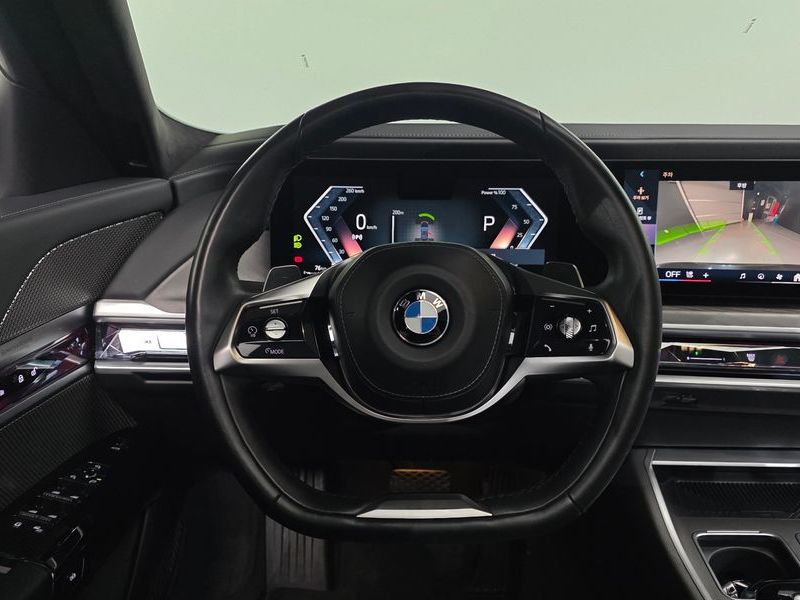 2023 BMW 7 Series 740d xDrive Design Pure Excellence photo 13