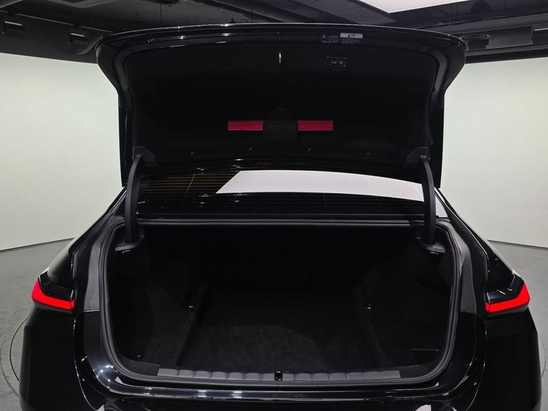 2023 BMW 7 Series 740d xDrive Design Pure Excellence photo 20