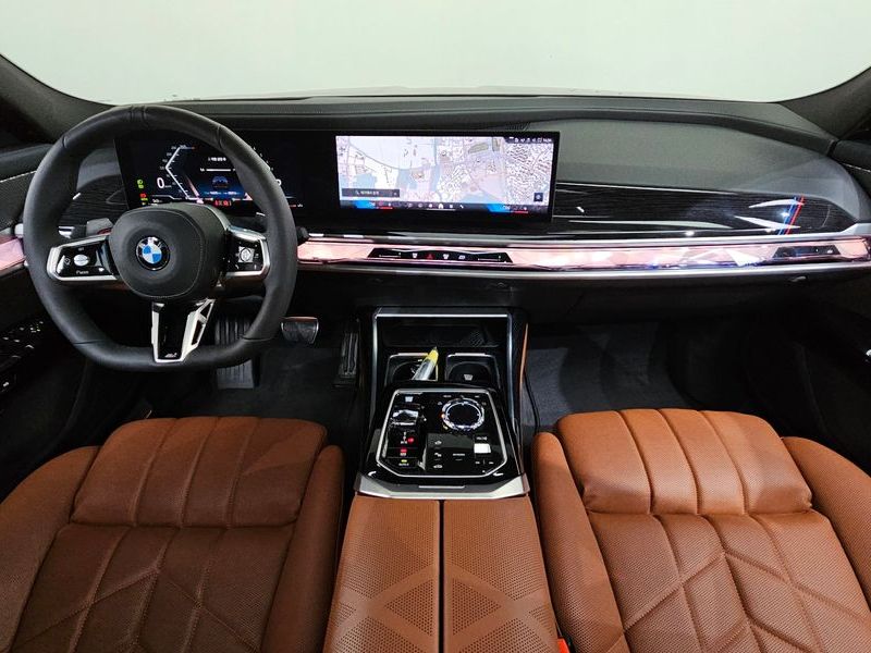 2025 BMW 7 Series 740d xDrive M Sport photo 7