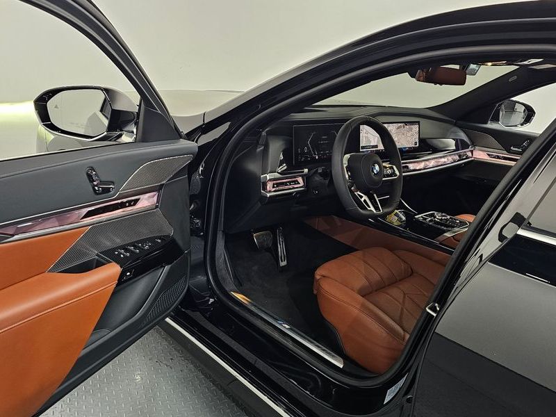2025 BMW 7 Series 740d xDrive M Sport photo 10