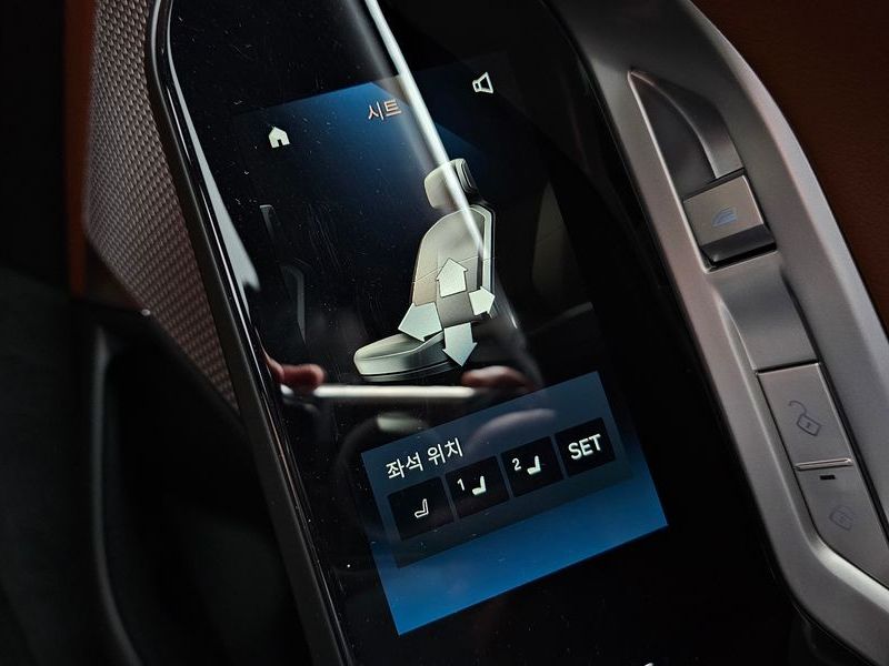 2025 BMW 7 Series 740d xDrive M Sport photo 18