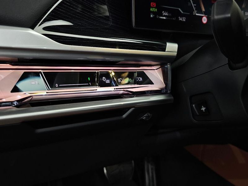 2025 BMW 7 Series 740d xDrive M Sport photo 28