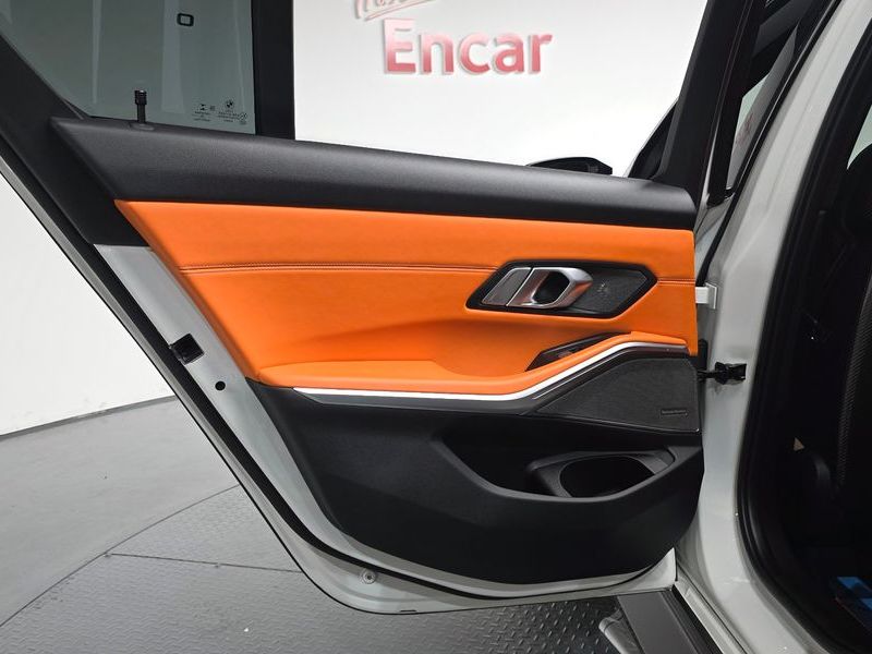 2021 BMW M3 Sedan Competition photo 26