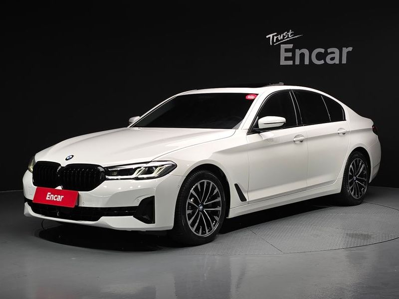2021 BMW 5 Series 530i Luxury photo 1