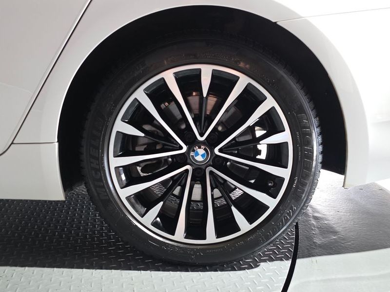 2021 BMW 5 Series 530i Luxury photo 21