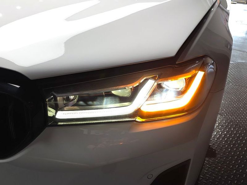 2021 BMW 5 Series 530i Luxury photo 22