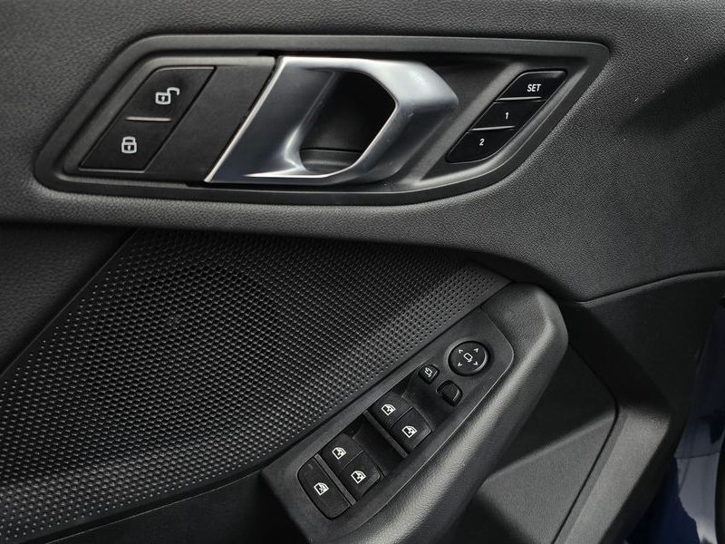 2021 BMW 1 Series 118d Joy photo 17