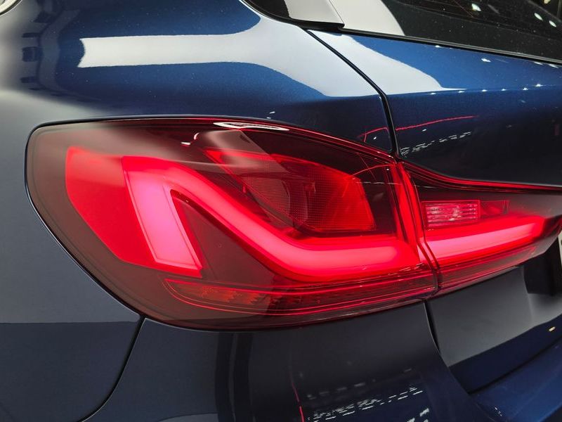 2021 BMW 1 Series 118d Joy photo 23