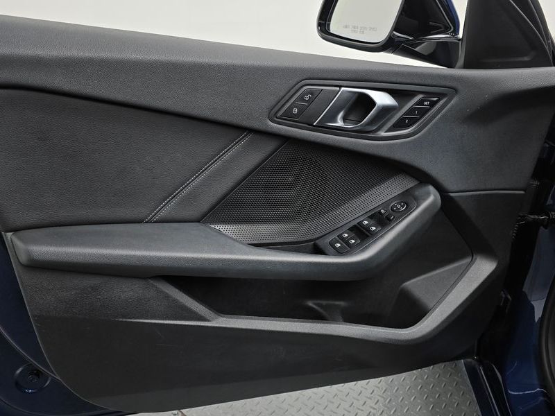 2021 BMW 1 Series 118d Joy photo 24