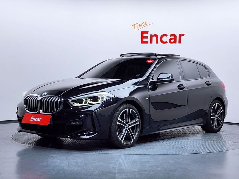 2022 BMW 1 Series 120i M Sports photo 1