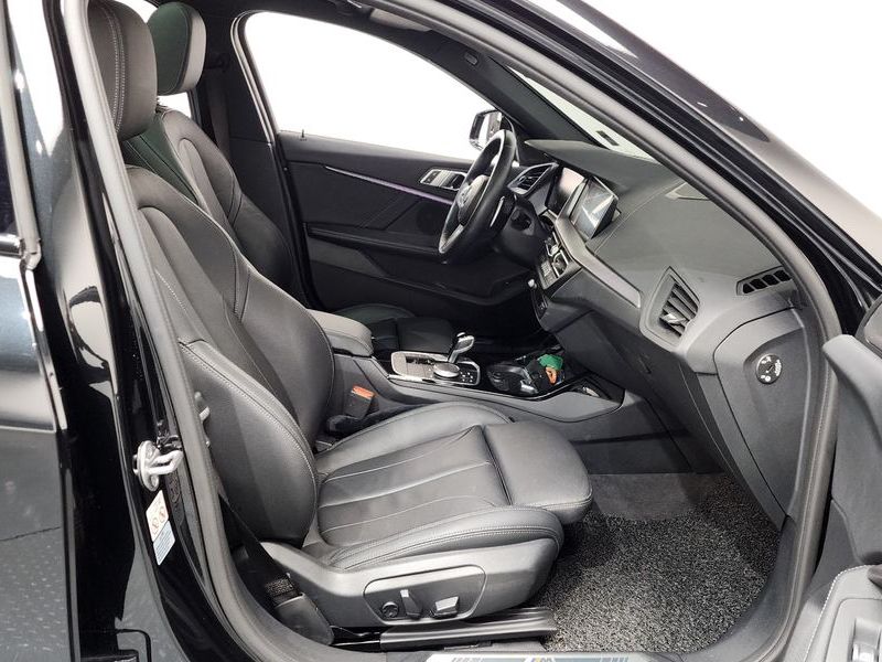 2022 BMW 1 Series 120i M Sports photo 11