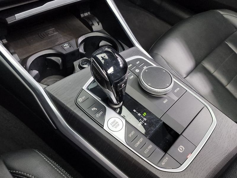 2021 BMW 3 Series 320d Luxury photo 9
