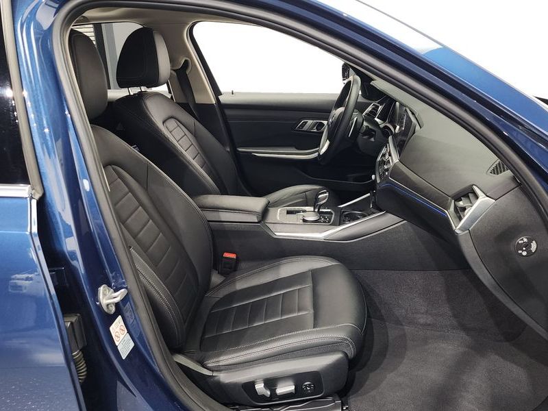 2021 BMW 3 Series 320d Luxury photo 11