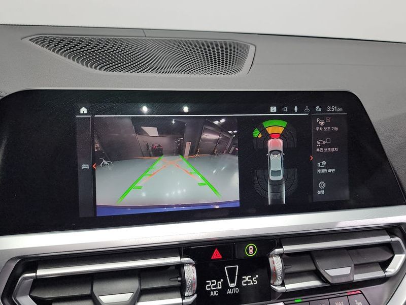 2021 BMW 3 Series 320d Luxury photo 15