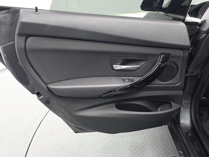 2020 BMW 3 Series GT 320d photo 25