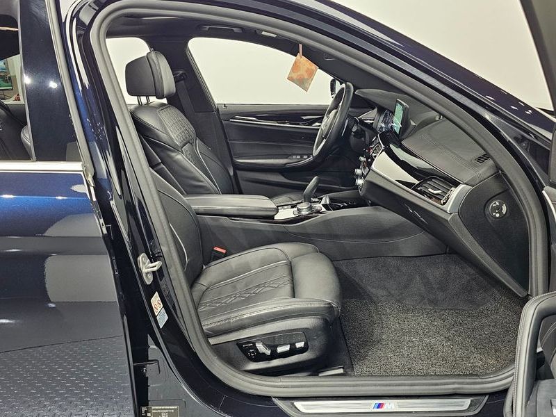2019 BMW 5 Series 520d M Sport Package Plus photo 11
