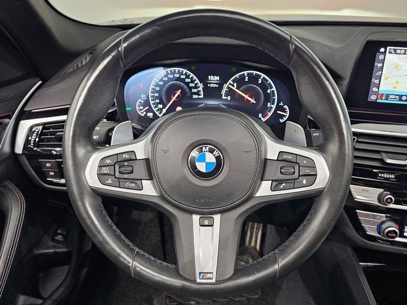 2019 BMW 5 Series 520d M Sport Package Plus photo 13