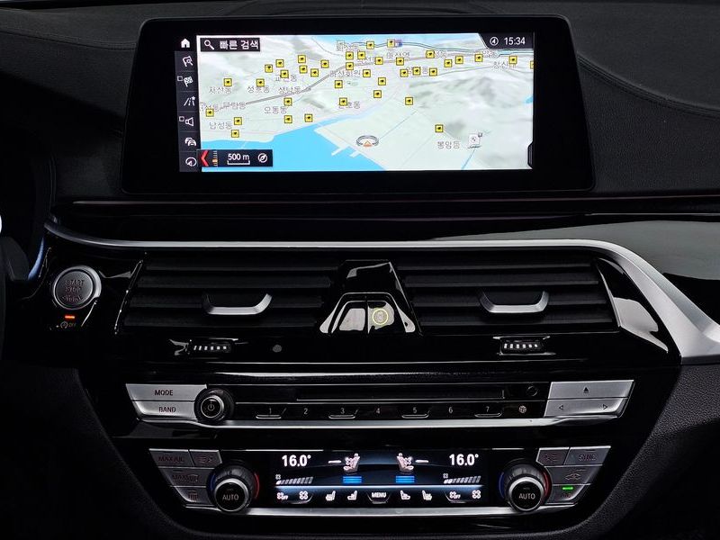 2019 BMW 5 Series 520d M Sport Package Plus photo 14