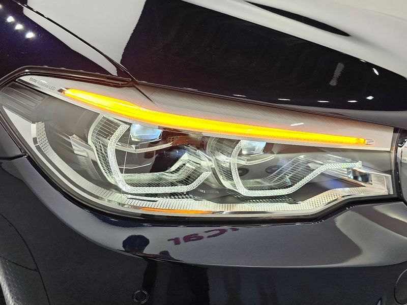2019 BMW 5 Series 520d M Sport Package Plus photo 22