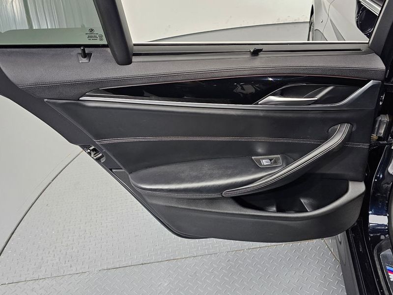 2019 BMW 5 Series 520d M Sport Package Plus photo 25