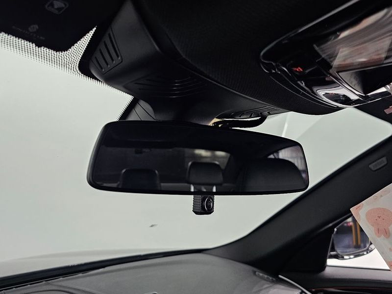 2019 BMW 5 Series 520d M Sport Package Plus photo 30