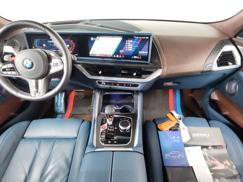 2025 BMW XM 4.4 photo 7
