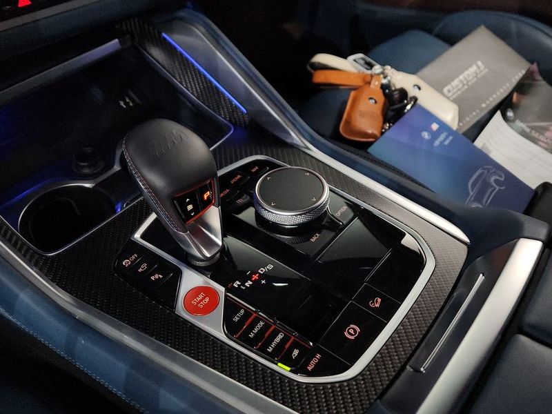 2025 BMW XM 4.4 photo 9