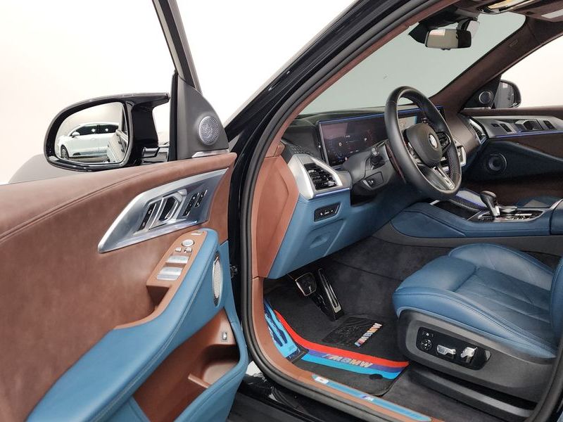 2025 BMW XM 4.4 photo 10