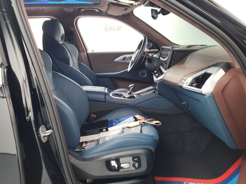 2025 BMW XM 4.4 photo 26