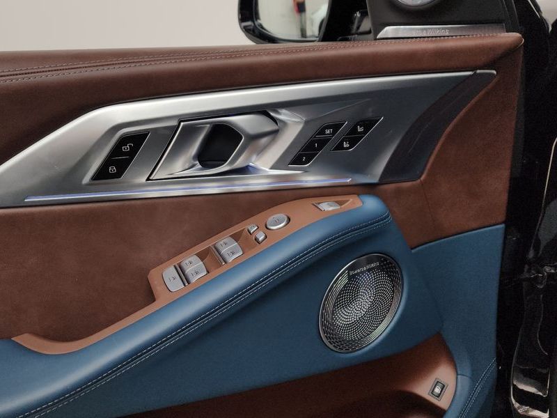 2025 BMW XM 4.4 photo 29