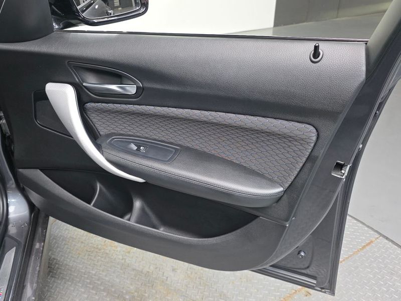 2018 BMW 1 Series 118d M Sport Shadow 5 Door photo 25