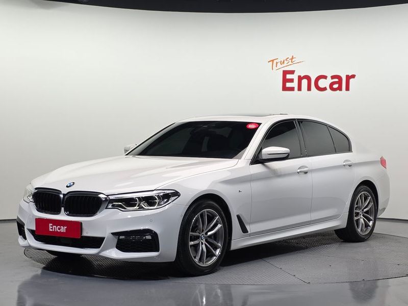 2017 BMW 5 Series 530i M Sport Package Plus photo 1
